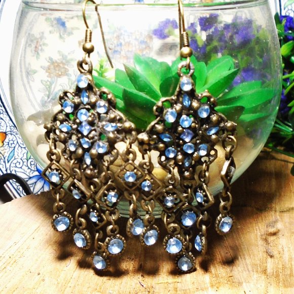 Vintage Rhinestone earrings Chandelier ornate details NWOT Rhombus Dangles - Picture 2 of 3